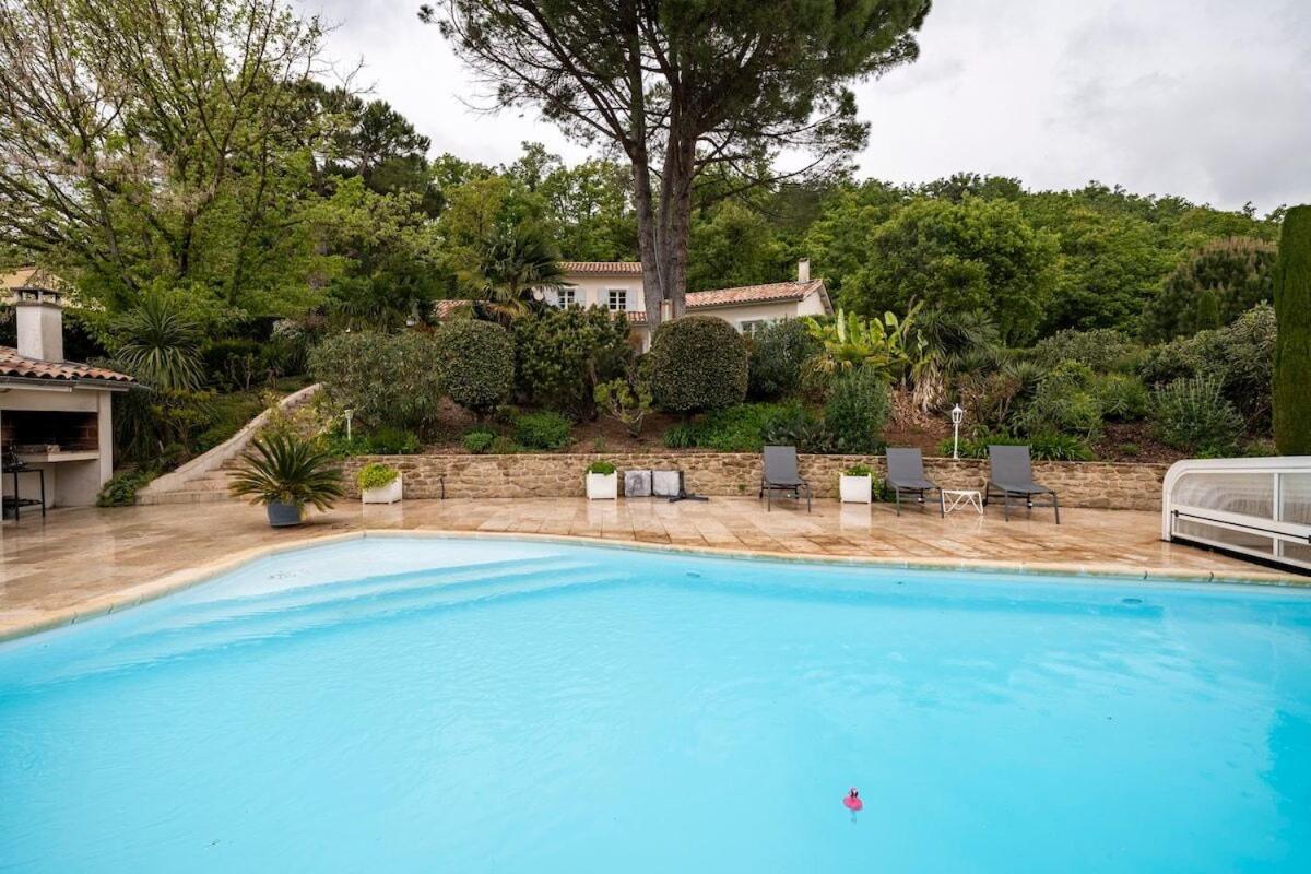 La Villa Moursoise 4 Etoiles Exteriör bild