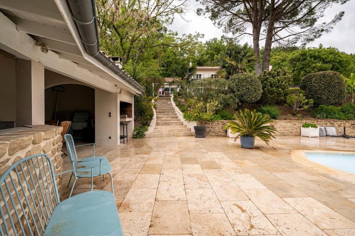 La Villa Moursoise 4 Etoiles Exteriör bild