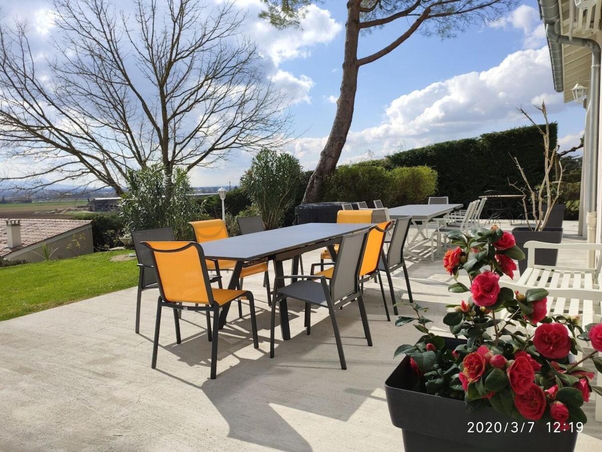 La Villa Moursoise 4 Etoiles Exteriör bild